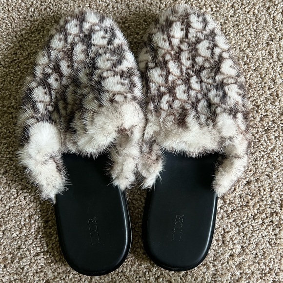 Men’s Dior Oblique Jacquard Mink Slippers - Picture 1 of 9
